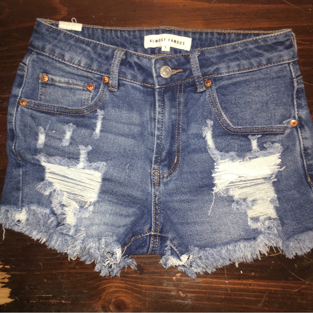 Cutoff shorts Size 1 by Almost Famous